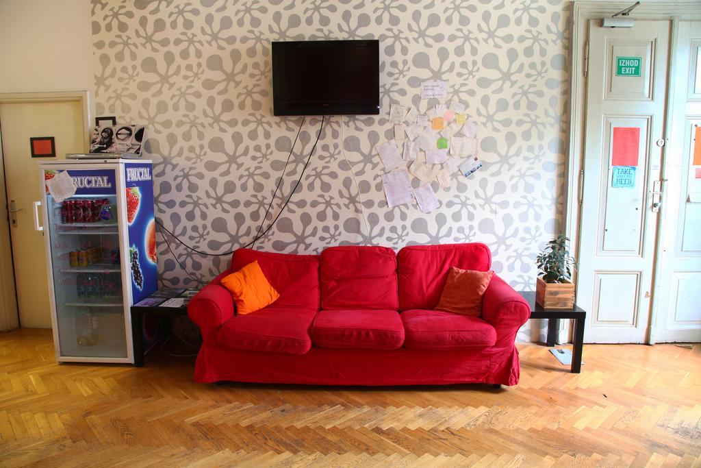 Hostel Zeppelin Lubiana Esterno foto