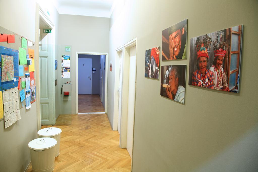 Hostel Zeppelin Lubiana Esterno foto